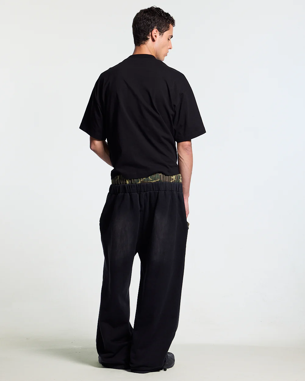 METAL SCRIPT TEE BLACK - Image 6