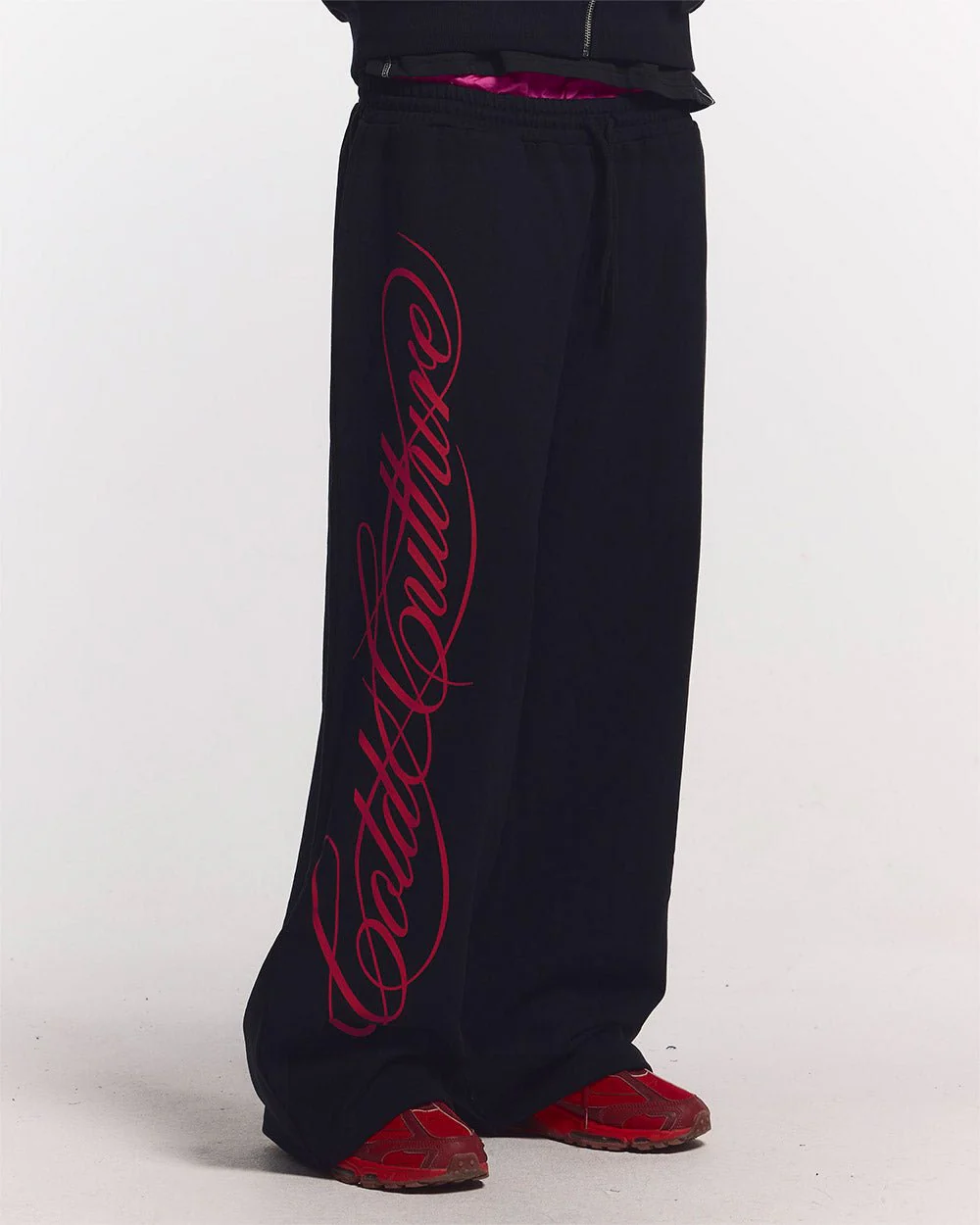 SCRIPT SWEATPANTS BLACK - Image 2