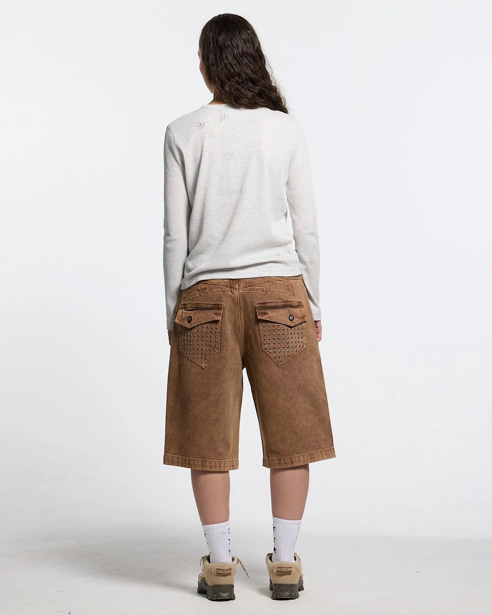 STUDS SHORT BROWN - Image 10