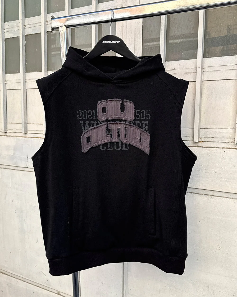 TYSON VEST BLACK - Image 10
